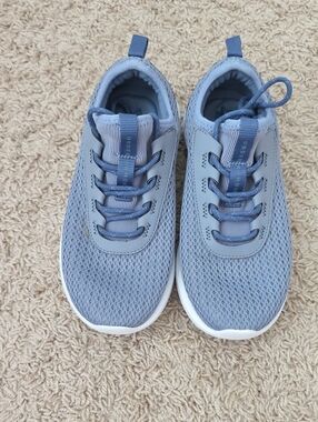 Under Armour Blue Lightweight Sneakers, Size 6